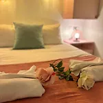 Апартаменты Heart Of Saint-germain Cozy 2br For 5 Aldaro Париж