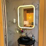 Heart Of Saint-germain Cozy 2br For 5 Aldaro *