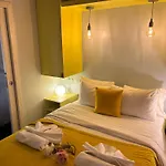 Апартаменты Heart Of Saint-germain Cozy 2br For 5 Aldaro