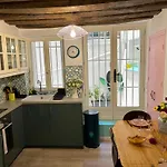 Апартаменты Heart Of Saint-germain Cozy 2br For 5 Aldaro Париж