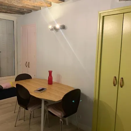 6 Saint Germain Seine *