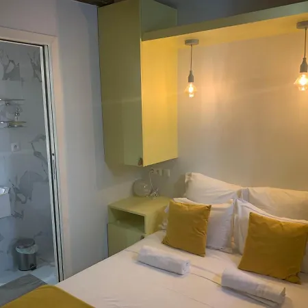 6 Saint Germain Seine * Paris
