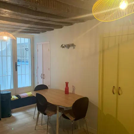 6 Saint Germain Seine パリ