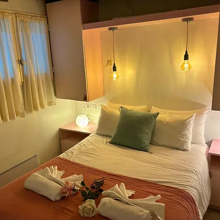 Апартаменты Heart Of Saint-germain Cozy 2br For 5 Aldaro