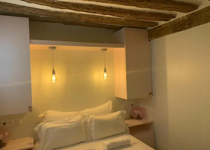 Heart Of Saint-germain Cozy 2br For 5 Aldaro